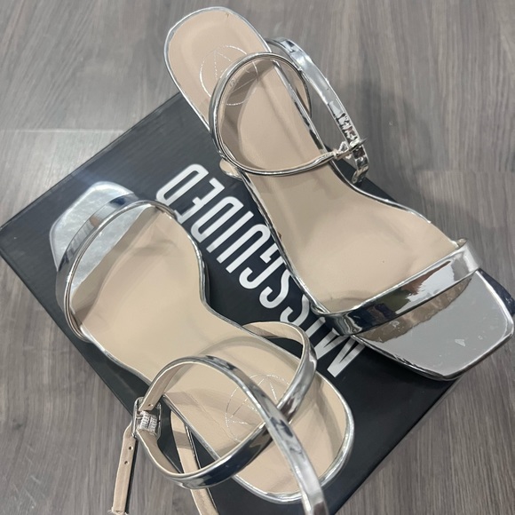 Missguided silver sandals, size 7 - Picture 1 of 7
